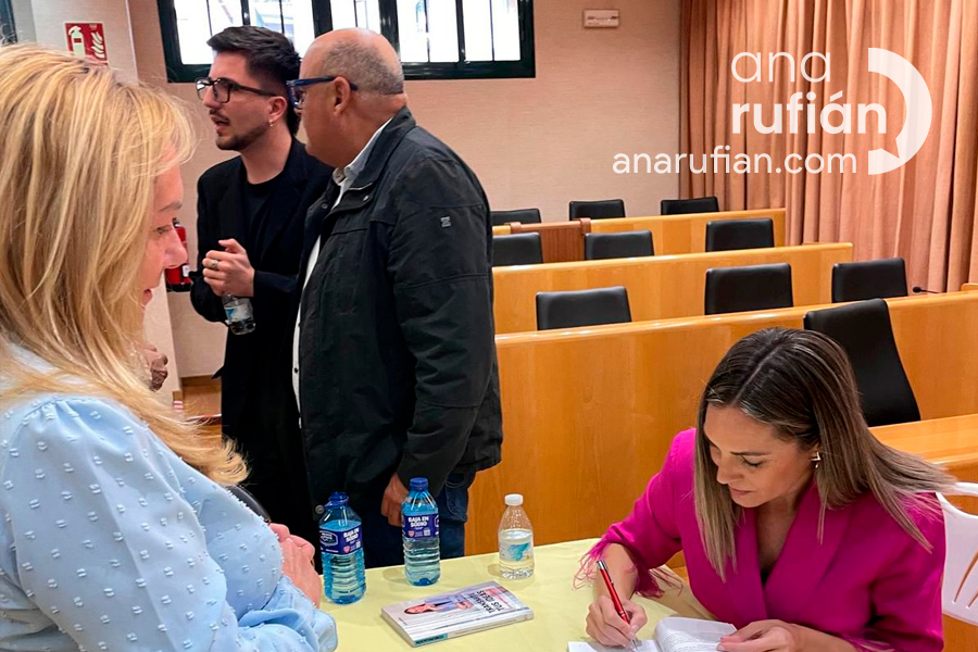 ana rufian feria del libro velez malaga