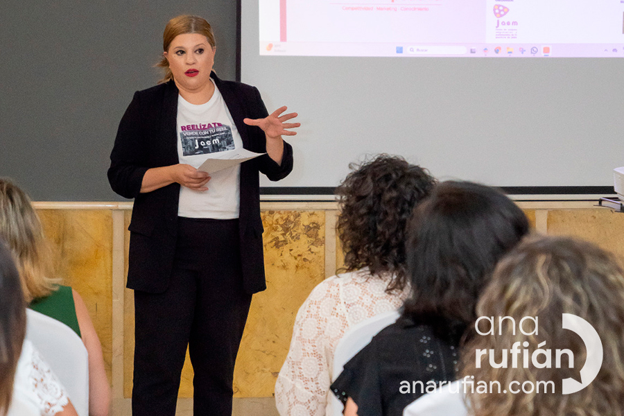workshop sobre oratoria, redes, marketin en jaén...